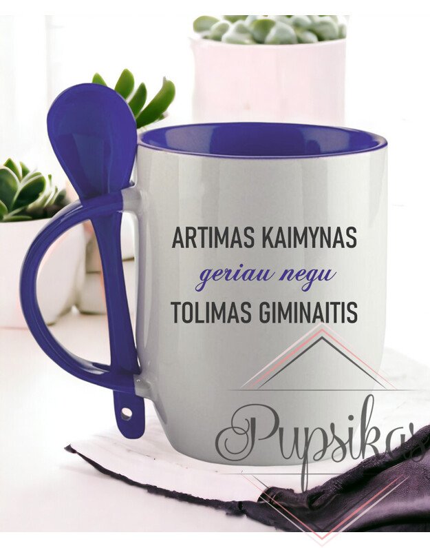 PUODELIS SU ŠAUKŠTELIU „ARTIMAS KAIMYNAS GERIAU NEGU TOLIMAS GIMINAITIS“