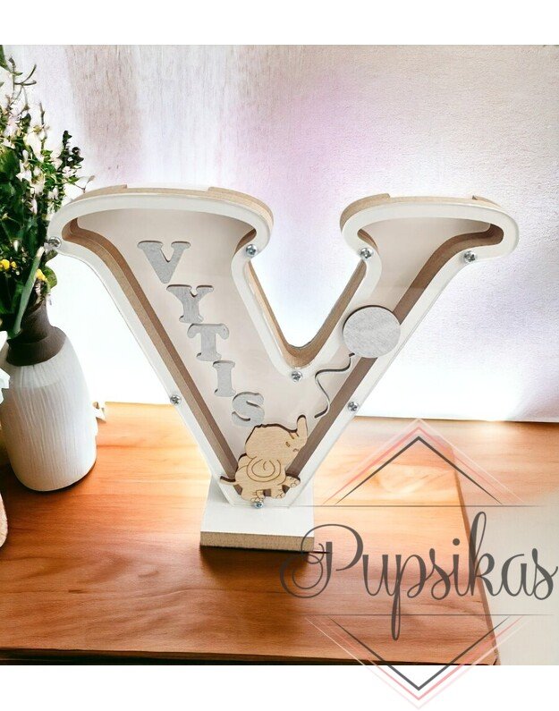 Balta, medinė taupyklė su raide V 30cm (Su pasirinkta raide ir vardu)