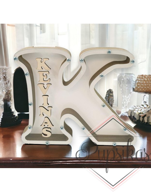 Balta, medinė taupyklė su raide (Su pasirinkta raide ir vardu)