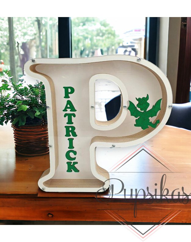 Balta, medinė taupyklė su raide P (Su pasirinkta raide ir vardu)