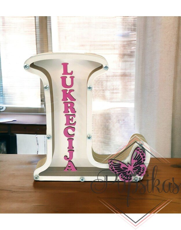 Balta, medinė taupyklė su raide (Su pasirinkta raide ir vardu)