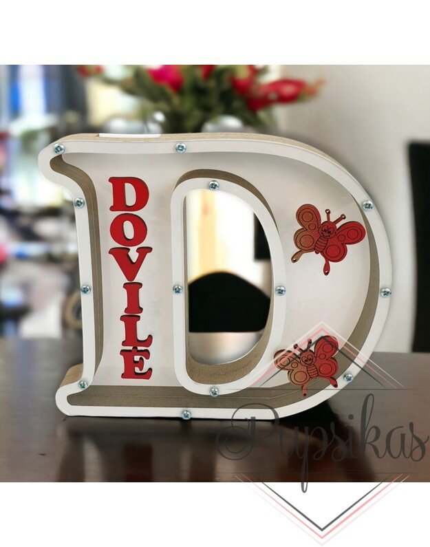 Balta, medinė taupyklė su raide D (Su pasirinkta raide ir vardu)