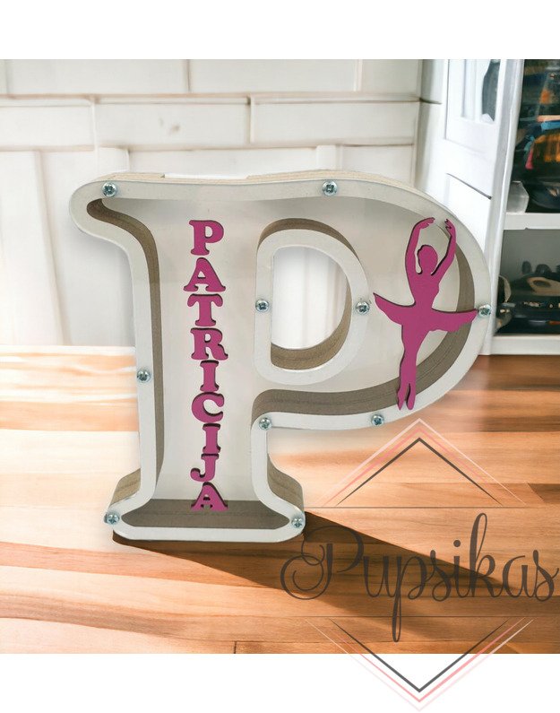 Balta, medinė taupyklė su raide P (Su pasirinkta raide ir vardu)