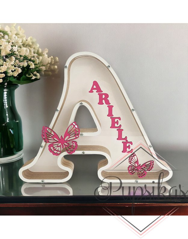 Balta, medinė taupyklė su raide A (Su pasirinkta raide ir vardu)