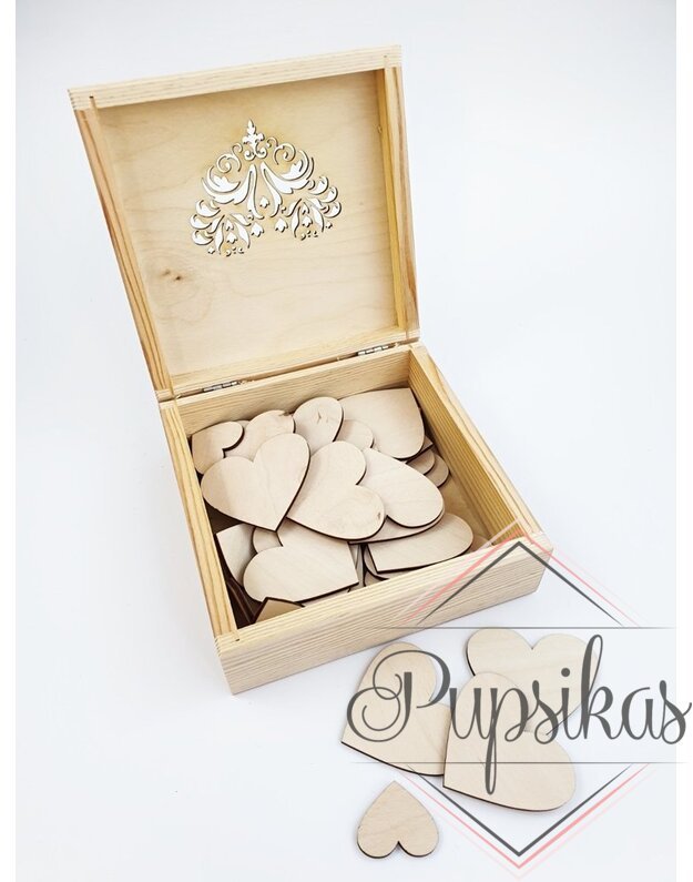 Graviruota medinė dėžutė „Meilės širdelės“