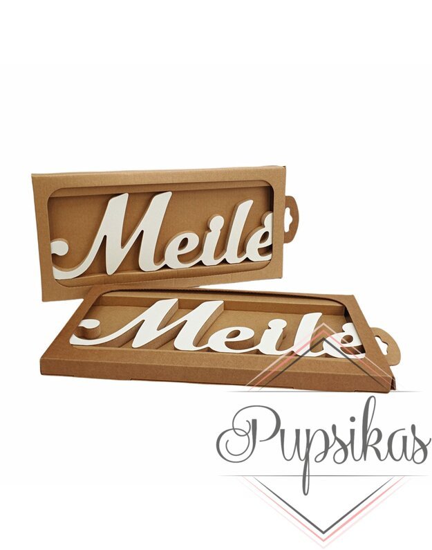 Pastatomas žodis kartoninėje dėžutėje „Meilė“